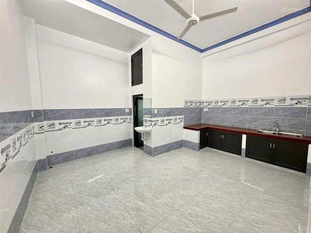 Cho thuê nhà mặt tiền gần đại lộ hòa bình, bến ninh kiều giá dưới 20 triệu
