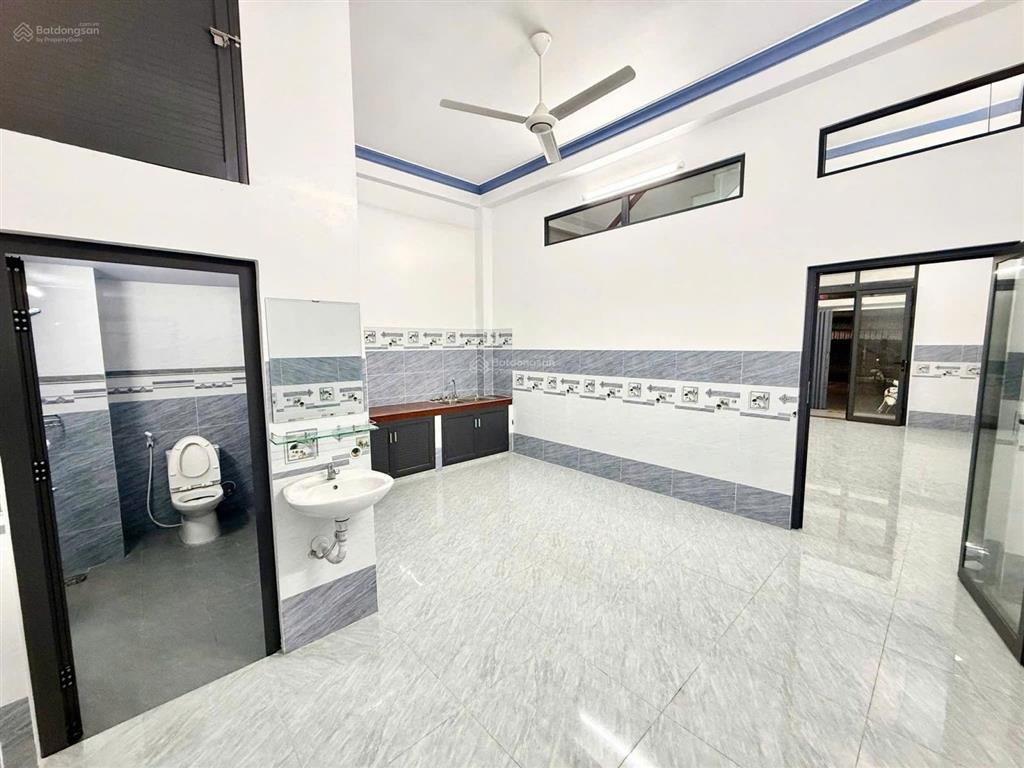 Cho thuê nhà mặt tiền gần đại lộ hòa bình, bến ninh kiều giá dưới 20 triệu