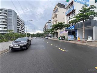 Cho thuê nhà mặt tiền mới cặp vách trường đh fpt cần thơ