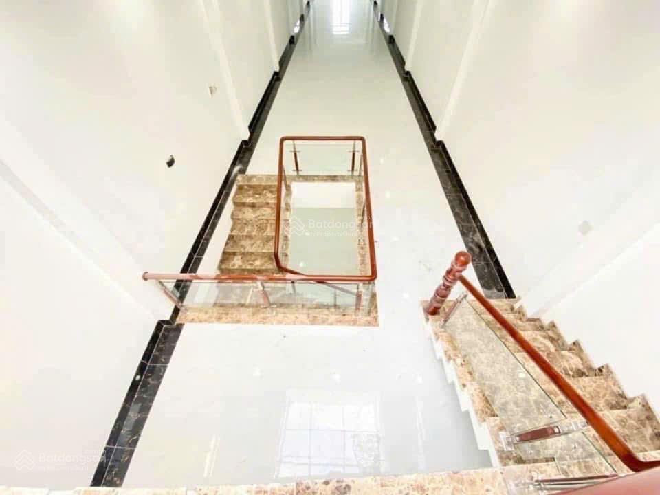 Cho thuê nhà mặt tiền đường nguyễn văn cừ gần trường đhyd cần thơ