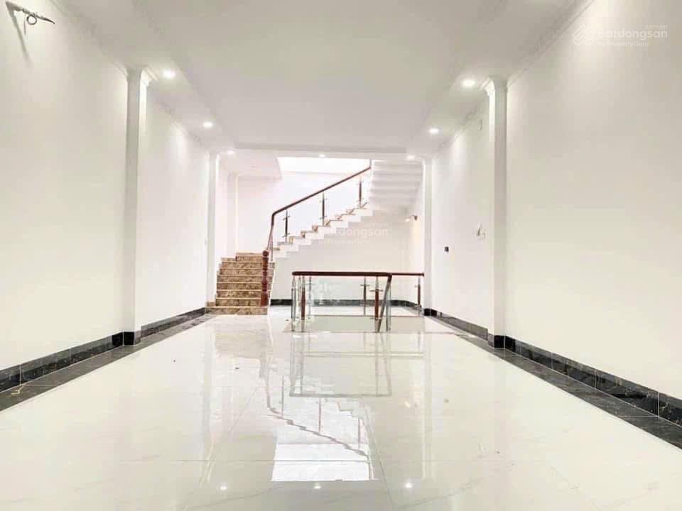 Cho thuê nhà mặt tiền đường nguyễn văn cừ gần trường đhyd cần thơ