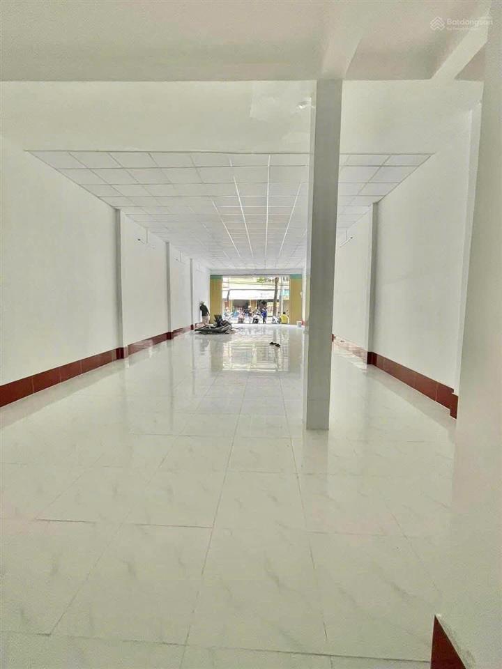 Cho thuê nhà mặt tiền đường trần việt châu ngang trên 6m giá 40 triệu