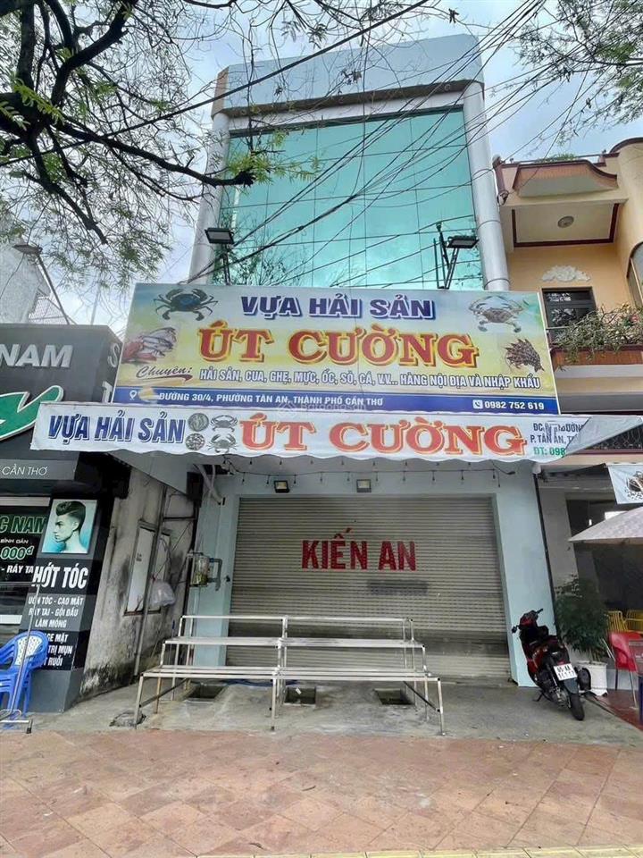 Cho thuê nhà 1 trệt 2 lầu mặt tiền đường 30 tháng 4 cần thơ giá 14 triệu