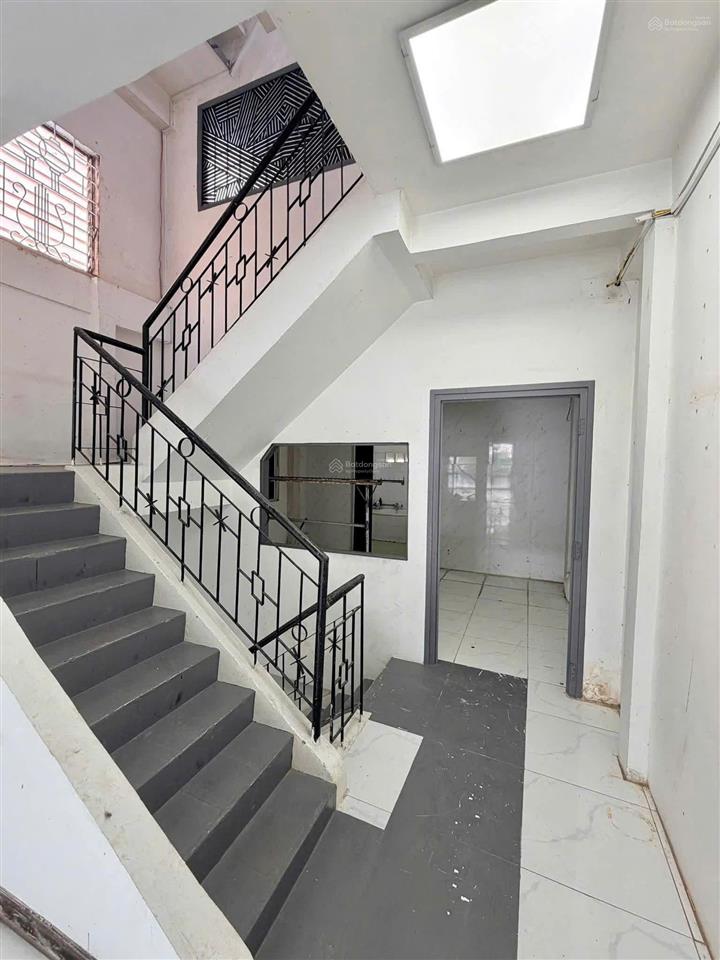 Cho thuê nhà 1 trệt 3 lầu giá 35 triệu ngay ngã 3 đường trần hưng đạo ninh kiều cần thơ