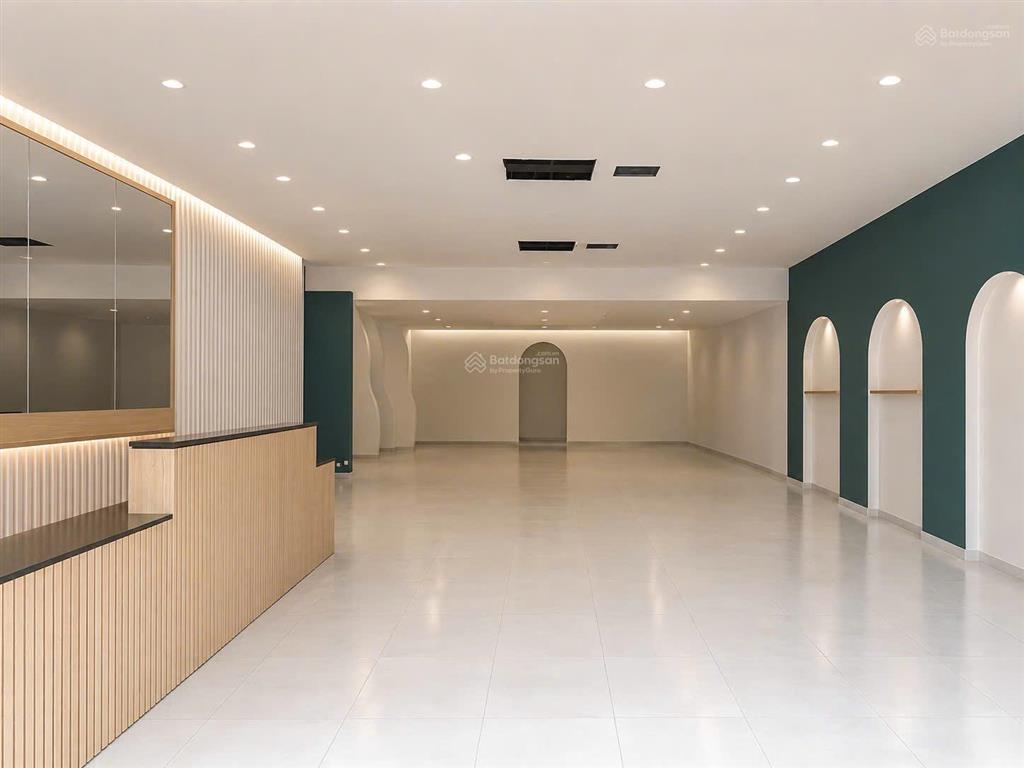 Cho thuê nhà 225m2 mặt tiền đường nguyễn văn cừ nối dài kdc hồng phát