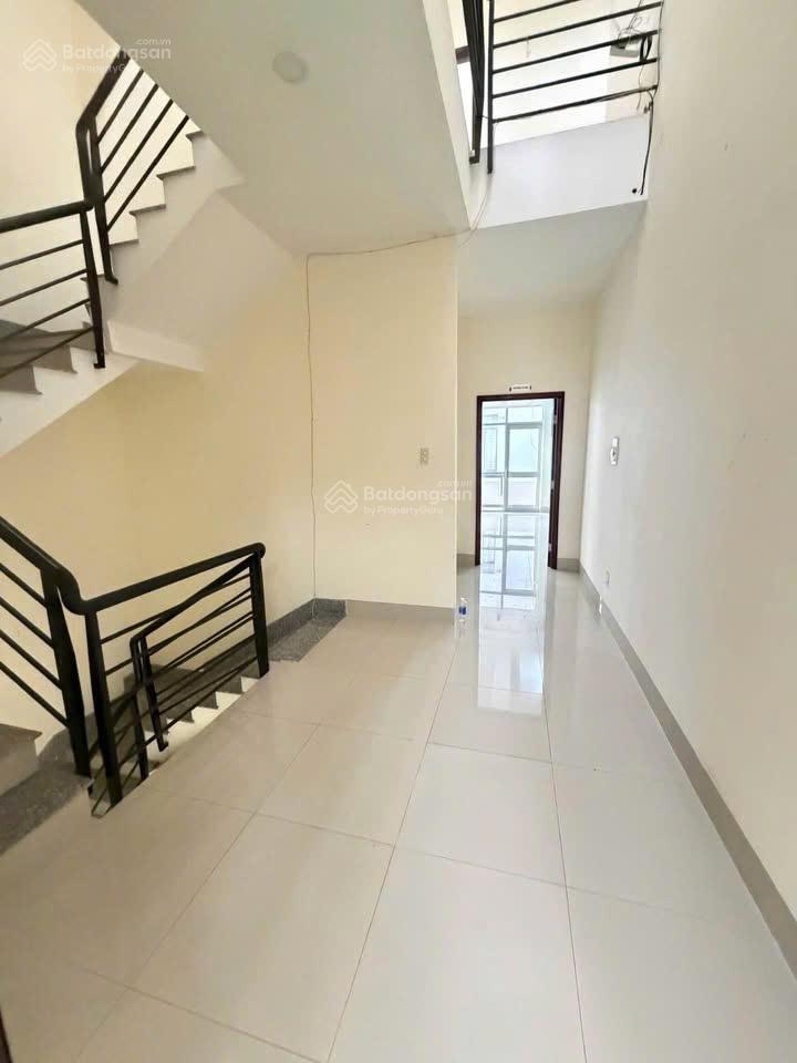 Cho thuê nhà mặt tiền trục chính kdc hưng phú gần siêu thị go cần thơ