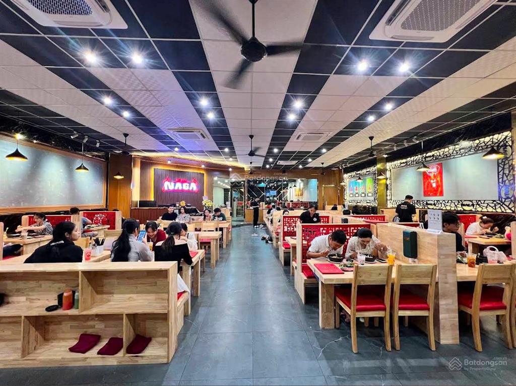Cho thuê nhà mặt tiền đường 3 tháng 2 ngang 12m giá 120 triệu đối diện trường đại học cần thơ