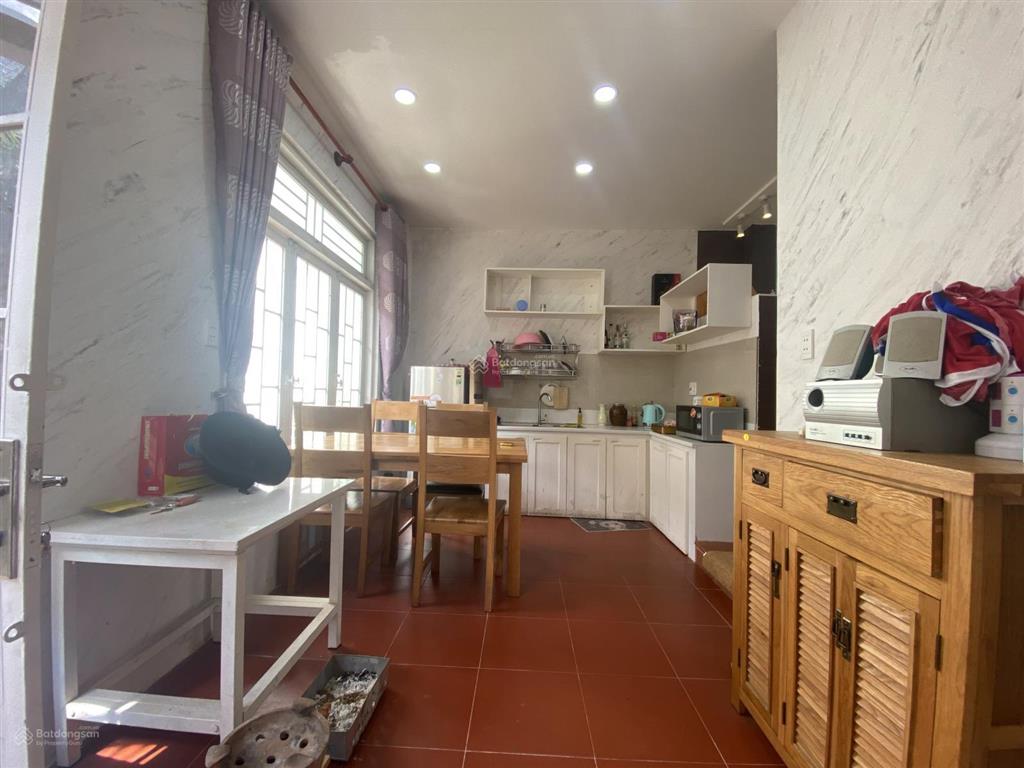 Nhà view đẹp, sổ riêng, có sân vườn, ngay trung tâm, cách khu hòa bình 1.5km, 2pn, 2wc, 4.2 tỷ
