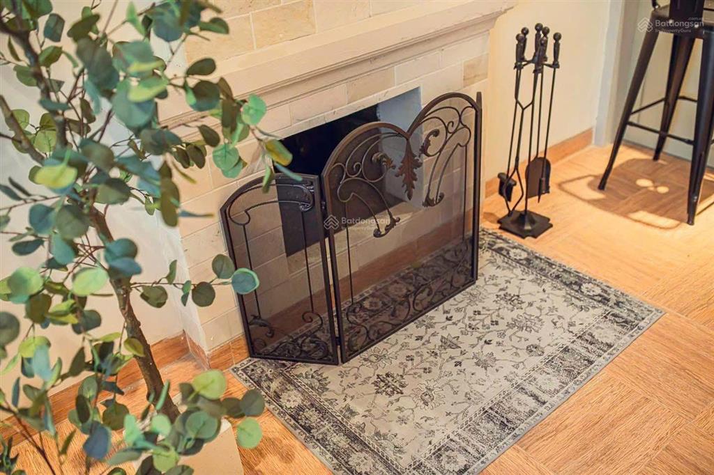 Biệt thự trên đồi view hướng đông nhìn về trung tâm, góc 2mt đường nhựa, 357m2, sổ riêng, hoàn công