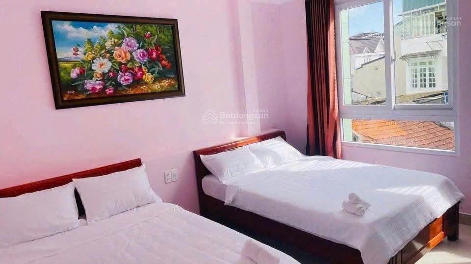 Nhà đường ô tô trung tâm chợ ngô quyền, dt 82m2, 4pn, view đẹp, ngang 7m, sổ riêng, 4.35 tỷ