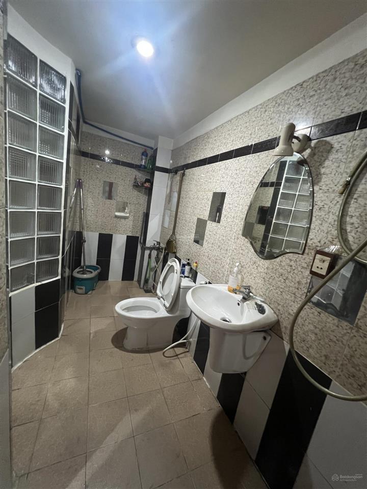Bán gấp nhà mặt tiền nguyễn văn cừ quận 1. ngang 5.3m dài 22m nhỉnh 42tỷ