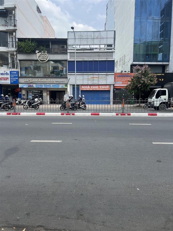 Bán gấp nhà mặt tiền nguyễn văn cừ quận 1. ngang 5.3m dài 22m nhỉnh 42tỷ