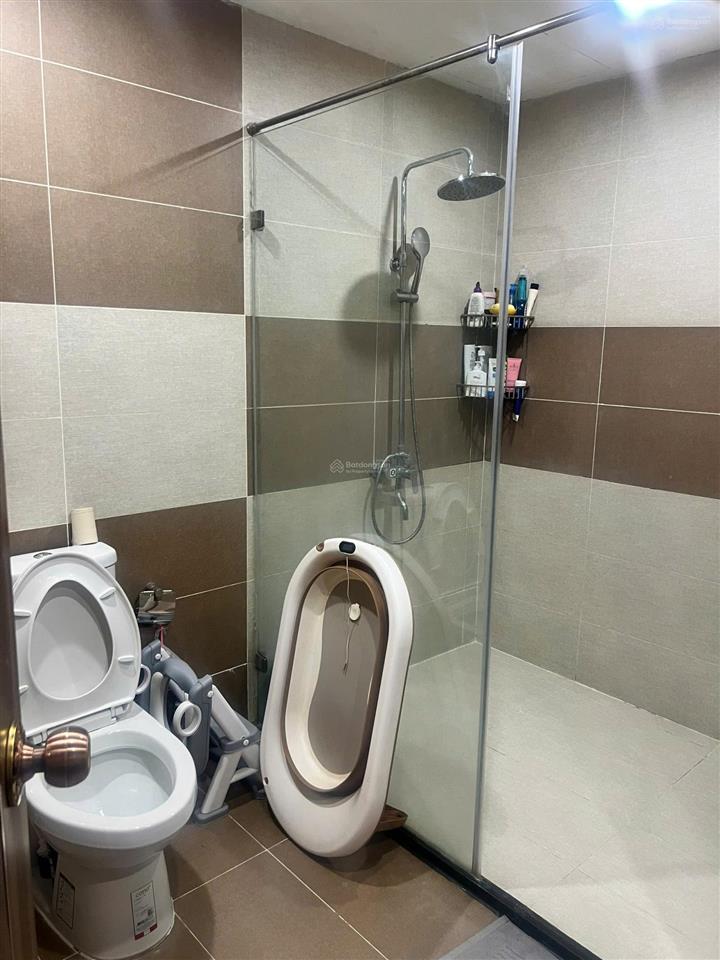 Chính chủ bán căn 90m2 tầng đẹp, thiết kế 2pn + 2wc nội thất liền tường cc berriver, giá 7,74 tỷ
