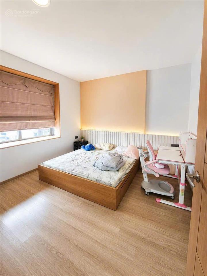 Chính chủ bán nhanh căn hộ 3pn 112m2 chung cư one 18 ngọc lâm, tầng cao view thoáng, giá có 9 tỷ