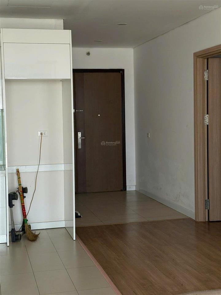 Gia đình mình bán căn hộ 90m2 chung cư mipec long biên, tầng cao view thoáng, giá 8,65 tỷ