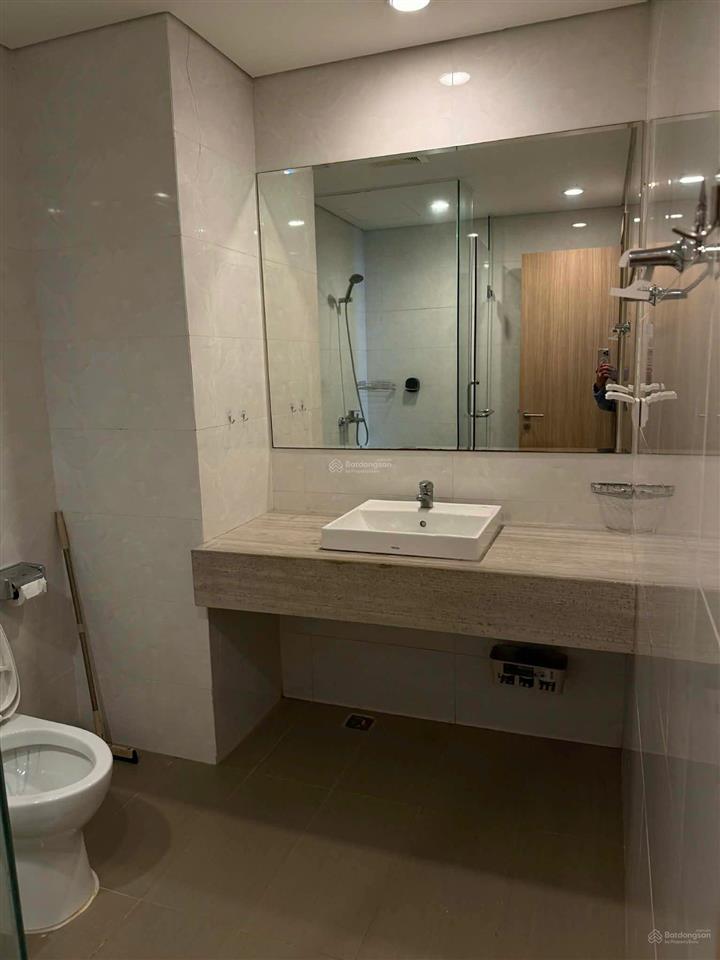 Gia đình mình bán căn hộ 90m2 chung cư mipec long biên, tầng cao view thoáng, giá 8,65 tỷ