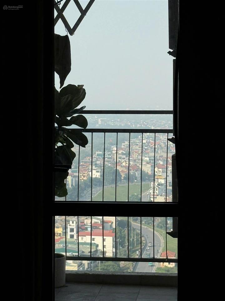 Gia đình mình bán căn hộ 90m2 chung cư mipec long biên, tầng cao view thoáng, giá 8,65 tỷ