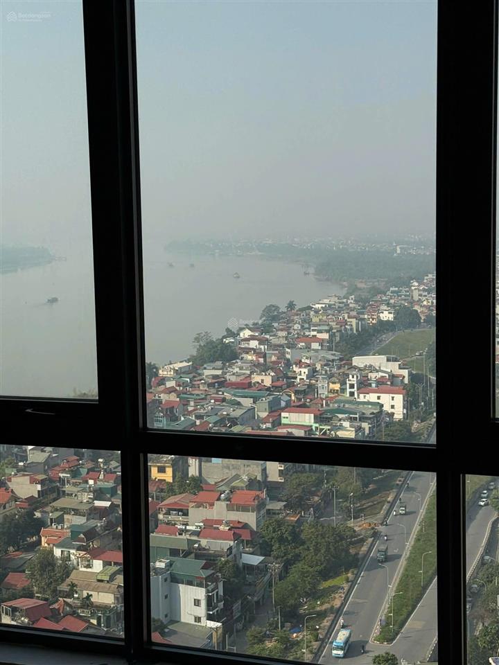 Gia đình mình bán căn hộ 90m2 chung cư mipec long biên, tầng cao view thoáng, giá 8,65 tỷ