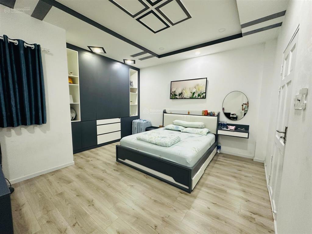 Nhà ngang 5m 4 tầng đầy đủ nội thất, chỉ xách vali vào ở.