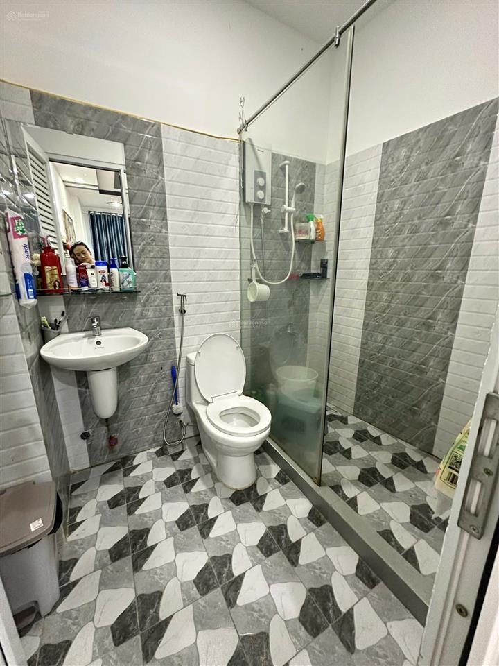 Nhà ngang 5m 4 tầng đầy đủ nội thất, chỉ xách vali vào ở.