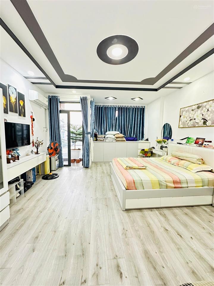 Nhà ngang 5m 4 tầng đầy đủ nội thất, chỉ xách vali vào ở.