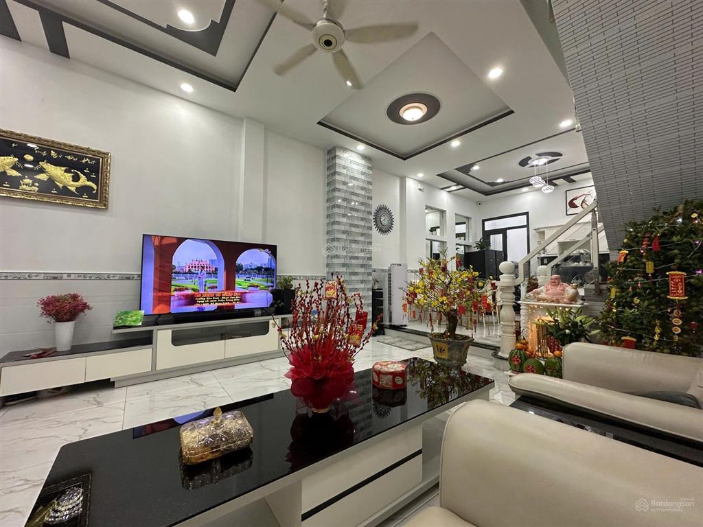 Nhà ngang 5m 4 tầng đầy đủ nội thất, chỉ xách vali vào ở.