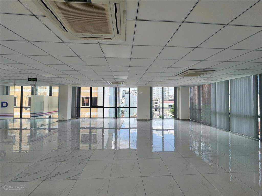 Sàn 150m2 không cột  ngay nguyễn văn trỗi, nkkn  chỉ 50 triệu đã bao gồm phí quản lý