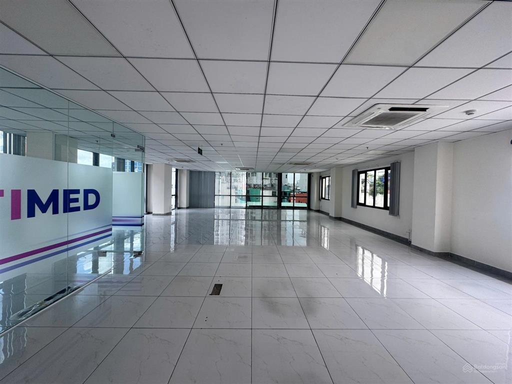 Sàn 150m2 không cột  ngay nguyễn văn trỗi, nkkn  chỉ 50 triệu đã bao gồm phí quản lý
