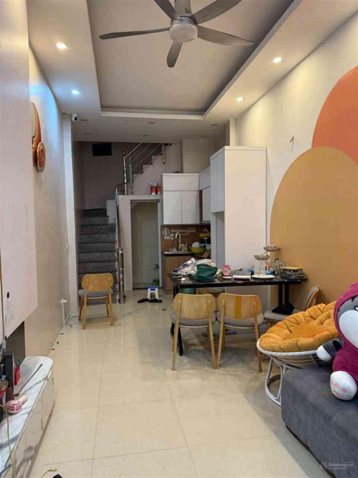 Bán nhà 5 tầng p thái thịnh, đống đa  dt40m  sẵn sổ đỏ giá chỉ 7.98 tỷ  trung tâm, cực gần phố.