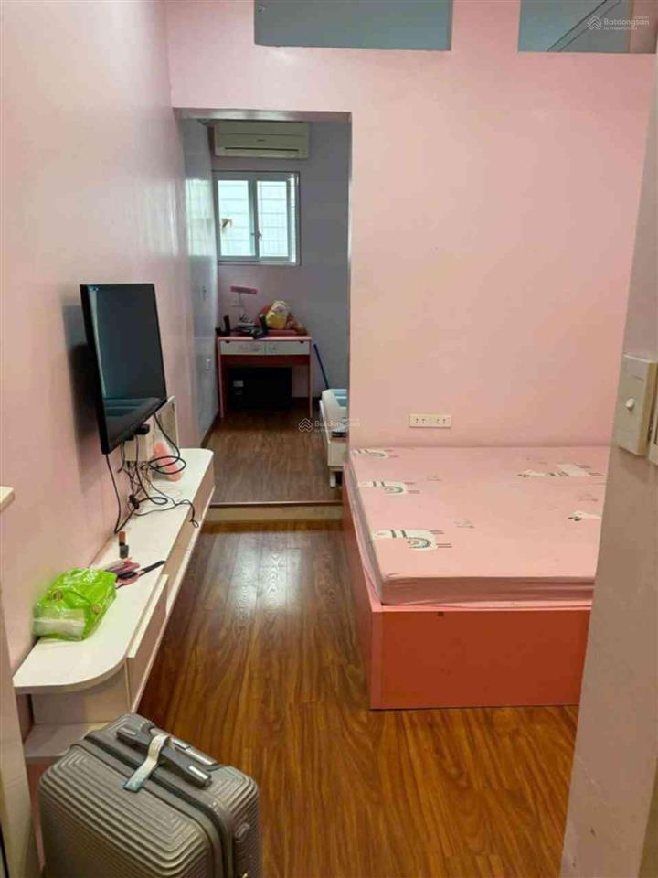 Bán nhà 5 tầng p thái thịnh, đống đa  dt40m  sẵn sổ đỏ giá chỉ 7.98 tỷ  trung tâm, cực gần phố.