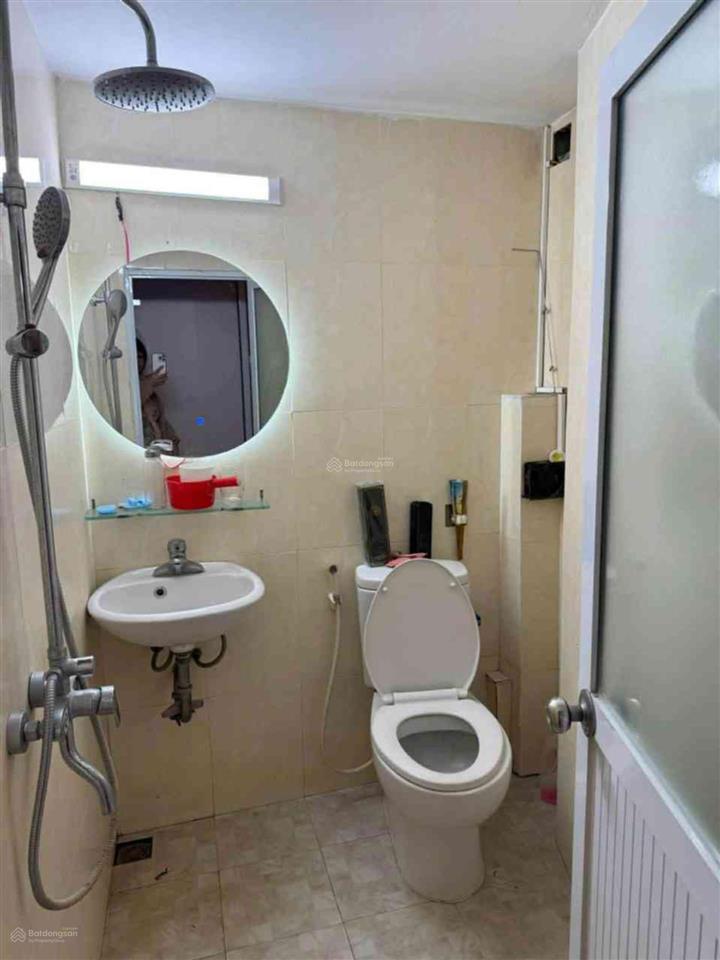 Bán nhà 5 tầng p thái thịnh, đống đa  dt40m  sẵn sổ đỏ giá chỉ 7.98 tỷ  trung tâm, cực gần phố.