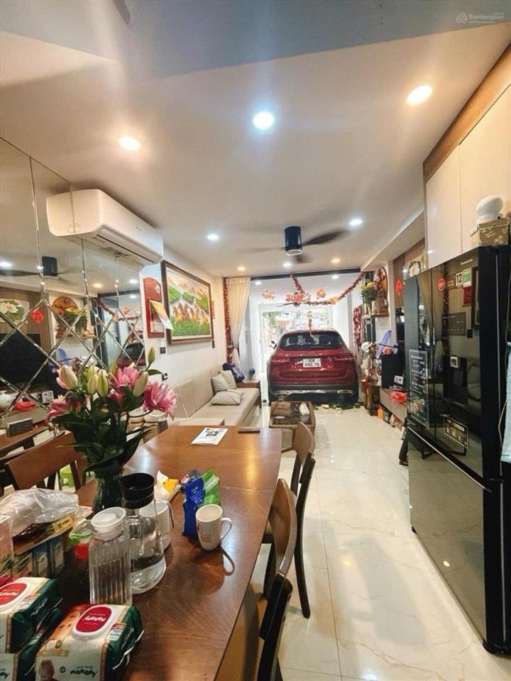 Bán đất tặng nhà 3 tầng, p thái hà, đống đa, hn. dt40m. ngõ ô tô tránh, kinh doanh. giá 18 tỷ.