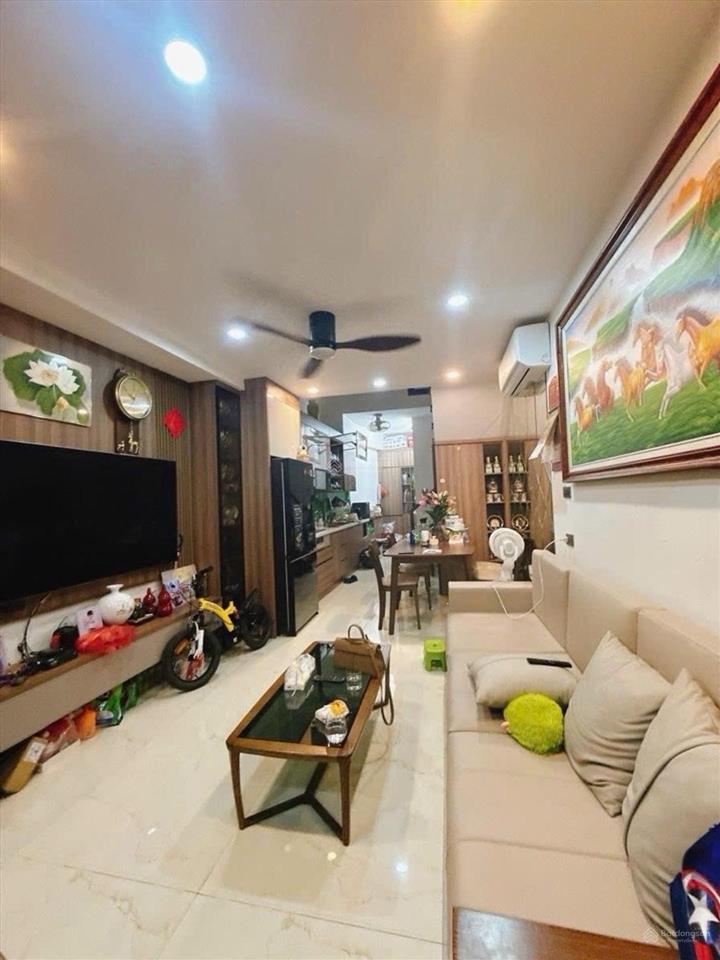 Bán đất tặng nhà 3 tầng, p thái hà, đống đa, hn. dt40m. ngõ ô tô tránh, kinh doanh. giá 18 tỷ.
