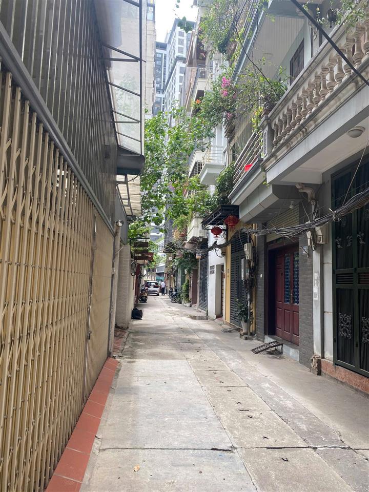 Bán nhà riêng tại phố thái hà  đống đa  21 tỷ  50m2  sổ đỏ chính chủ, sẵn sàng giao dịch luôn.