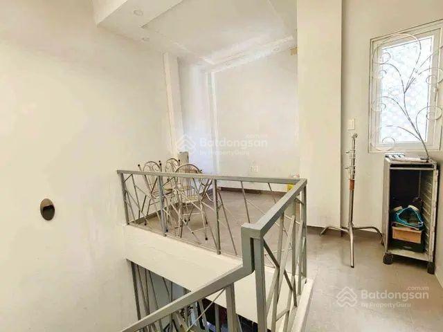 Giá tốt hiếm có. bán nhà lê quang định dt 60m2  giá chỉ 5,69 tỷ tl