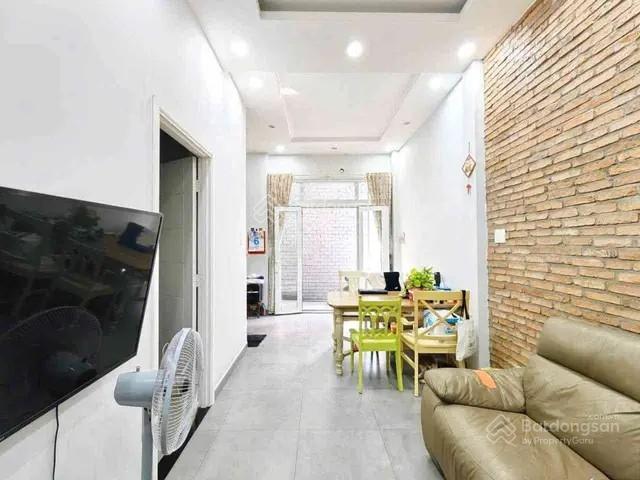 Giá tốt hiếm có. bán nhà lê quang định dt 60m2  giá chỉ 5,69 tỷ tl