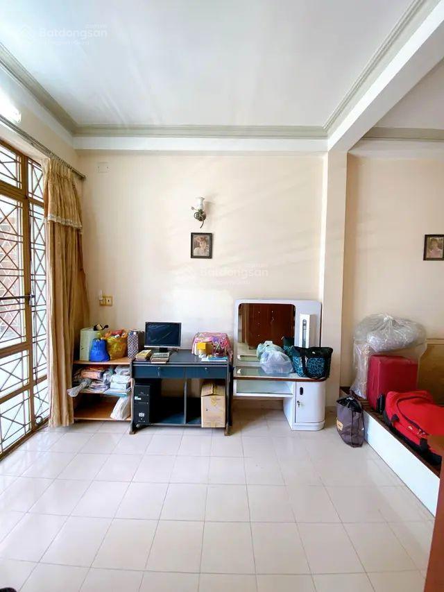 Bán nhà giá tốt, p4, gv  3 tầng btct  dtsd ~ 180m2. chỉ hơn 6 tỷ tl