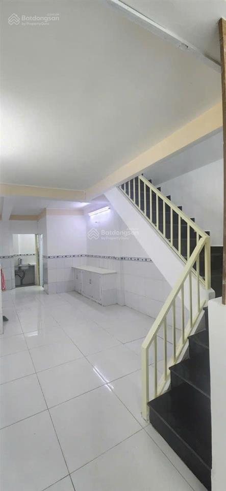 Hiếm trong phân khúc 4 tỷ (dòng tiền cho thuê 11tr/tháng). bán nhanh 4,8 tỷ tl