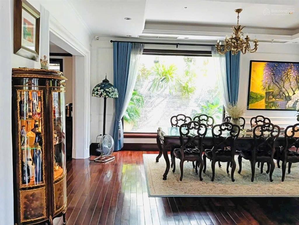 Bán biệt thự ciputra, lô góc full nội thất cao cấp