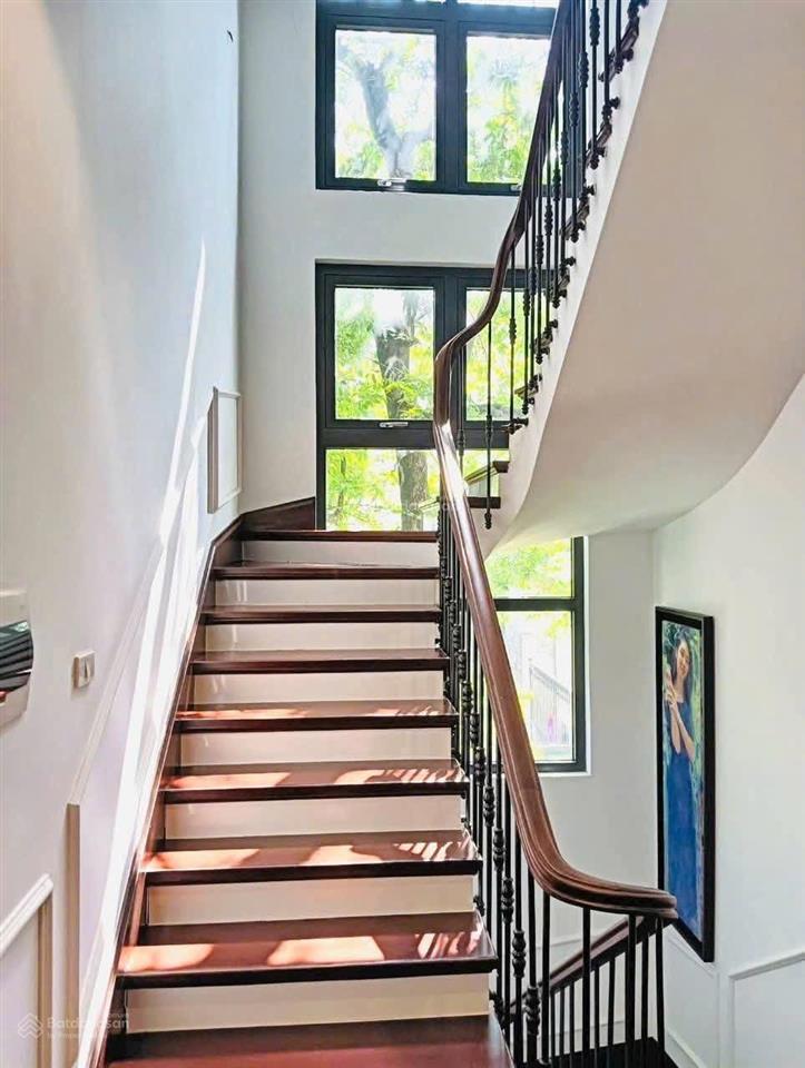 Bán biệt thự ciputra, lô góc full nội thất cao cấp