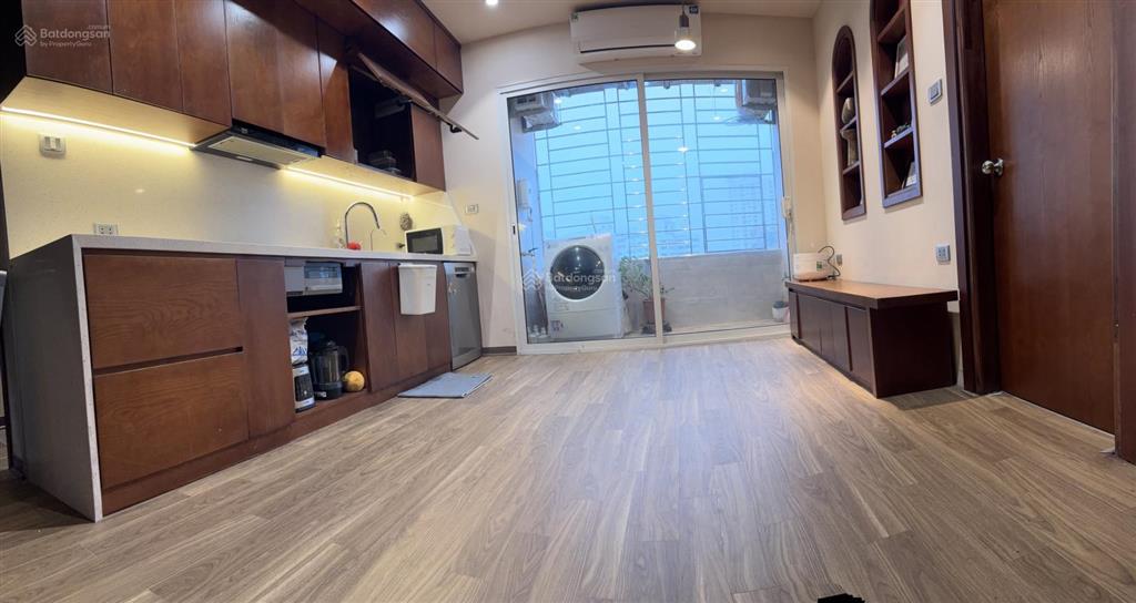 Chính chủ ngộp lãi ngân hàng cần bán căn góc 335 cầu giấy 90m2 3pn 2vs tầng trung, hướng mát