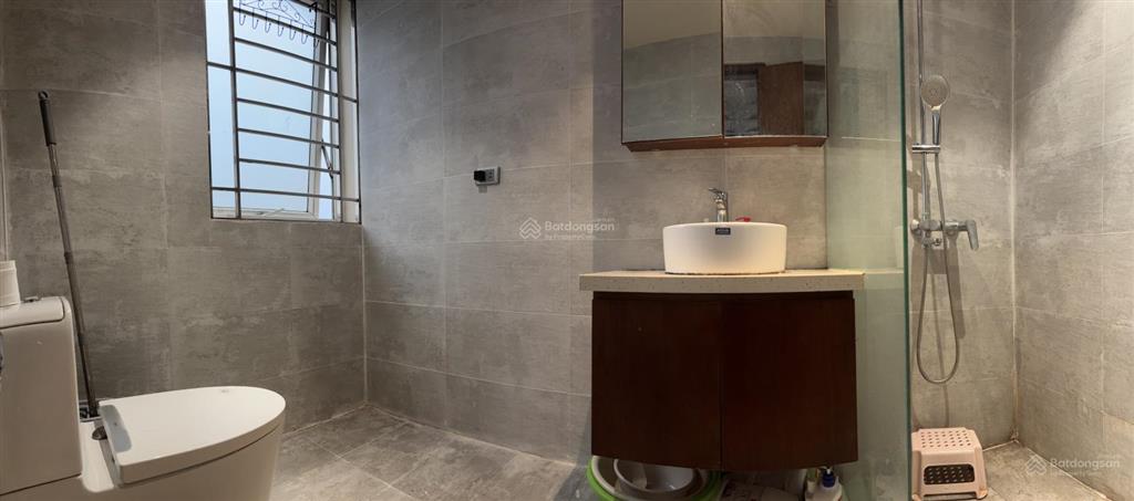 Chính chủ ngộp lãi ngân hàng cần bán căn góc 335 cầu giấy 90m2 3pn 2vs tầng trung, hướng mát