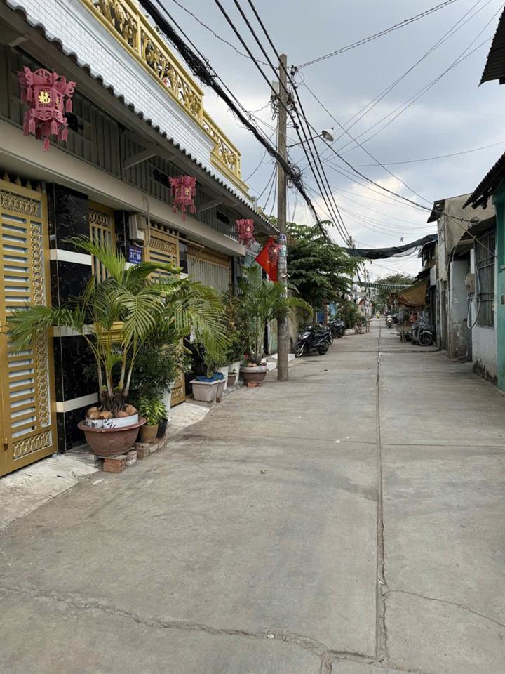Ngay khu dân cư Vĩnh Lộc gần chợ Bình Thành hẻm xe hơi 1 trục 164m2,4Tầng Nhỉnh 5 tỷ