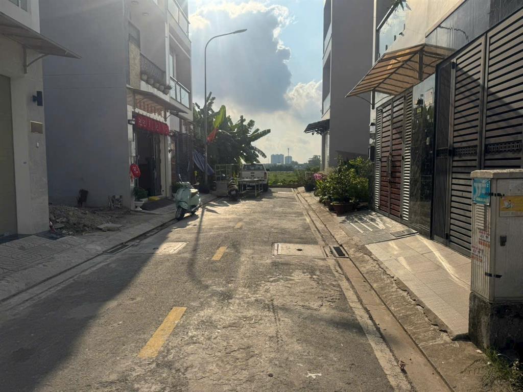 Sót lại lô Đất khu phân lô tỉnh lộ 10 đường nhựa 7m khu vực xây cao tầng 56m2 -Giá 3 tỷ 2