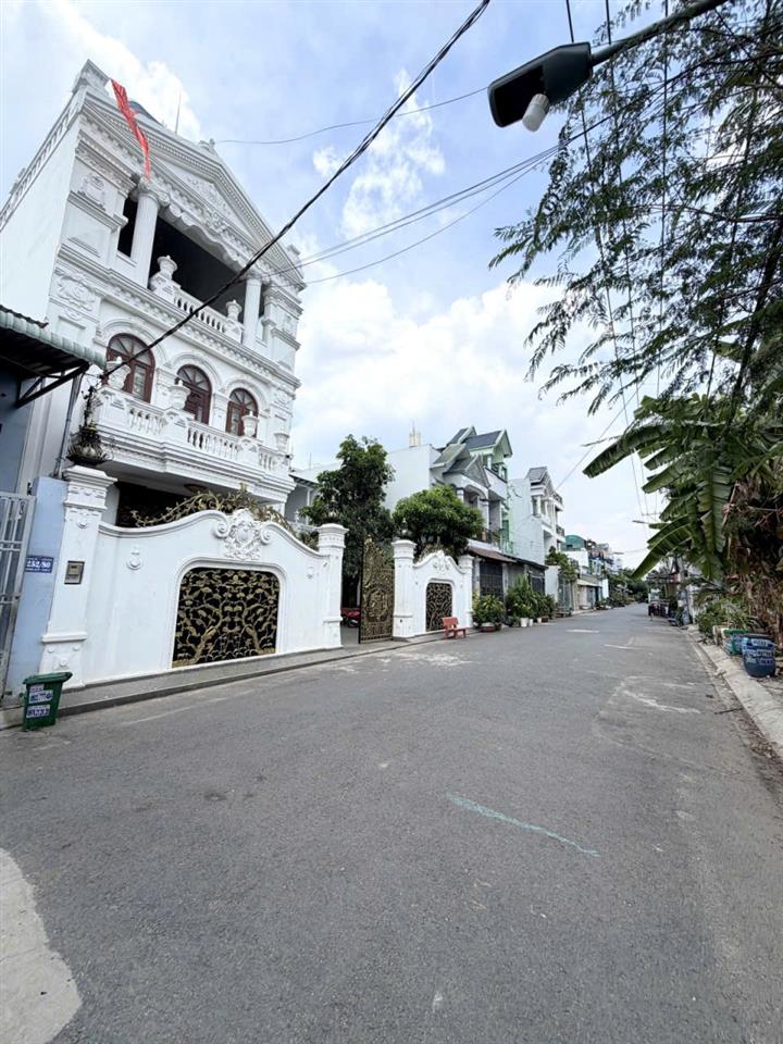 Quá Thơm nhà Hương Lộ 80 hẻm 6m thông ô tô vào nhà 54m2,4 Tầng 3 phòng ngủ Nhỉnh 5 tỷ