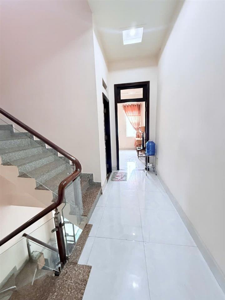 Ngộp Bank Nguyễn Thị Tú  hẻm xe hơi vào nhà gần mặt tiền 80m2-3 Tầng Nhỉnh 5 tỷ