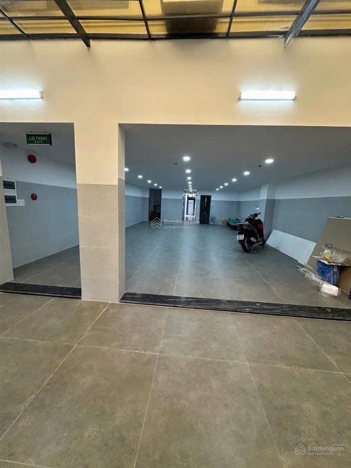 Bán chdv xây mới 100%. pccc đầy đủ dt 6.5x23m 29p còn 30 tỷ tl