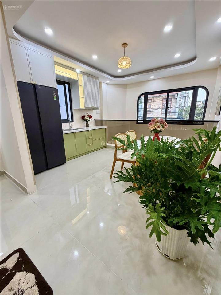 Siêu phẩm mặt tiền kd dt 4x12,8m nhà 3 lầu thang máy giá 9,5 tỷ,  0909 775 ***