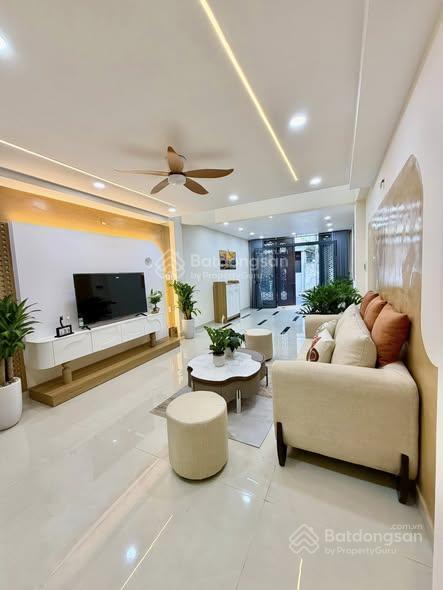 Siêu phẩm mặt tiền kd dt 4x12,8m nhà 3 lầu thang máy giá 9,5 tỷ,  0909 775 ***