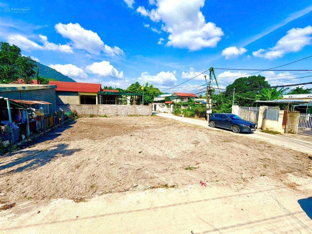 Bán 2 lô đất tại chợ xuân tự, tu bông khánh hoà cũ 102 m2/lô , pháp lý đầy đủ gần trường học